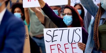 Rallies in defense of healthcare funding